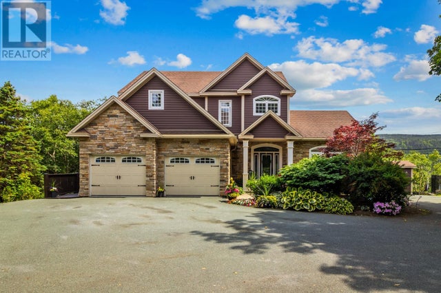 8 Carriage Lane, St. John's