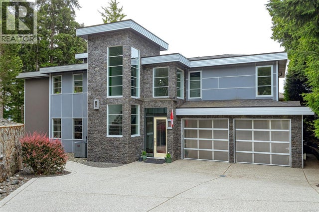556 Delora Dr, Colwood