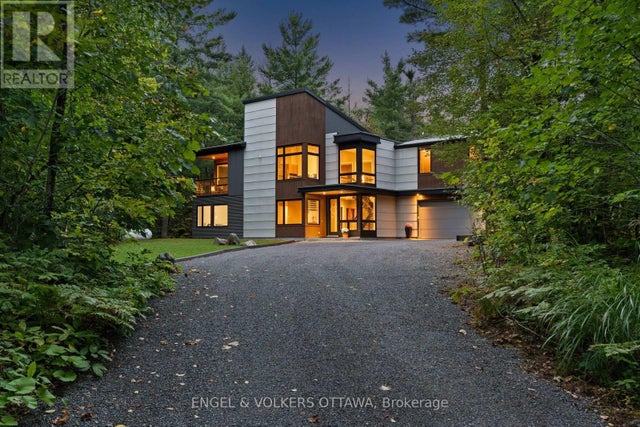 108 Edith Margaret Place, Ottawa