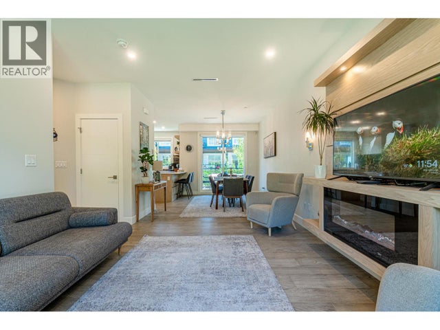 11 933 Premier Street, North Vancouver