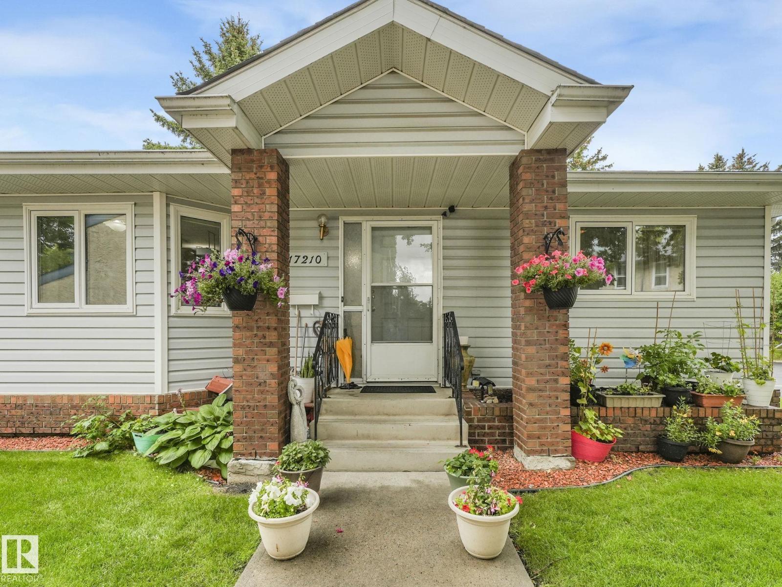 17210 Callingwood Rd Nw Nw, Edmonton