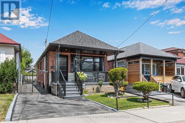 220 Belgravia Avenue, Toronto (briar Hill-Belgravia)