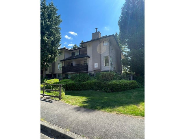 10600 Holly Park Lane, Surrey