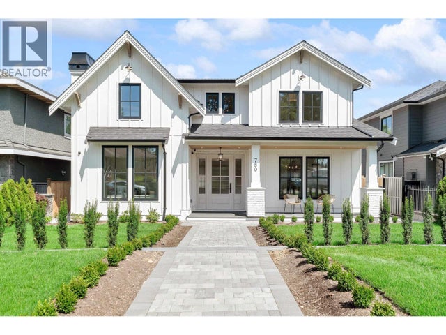 780 E 10th Street, North Vancouver