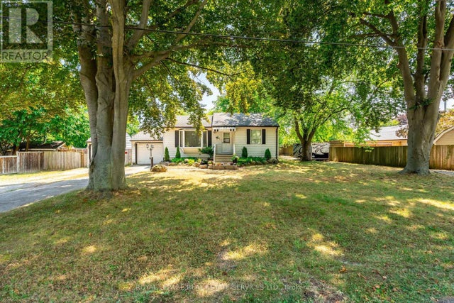 14 Germorda Drive, Oakville (cp College Park)