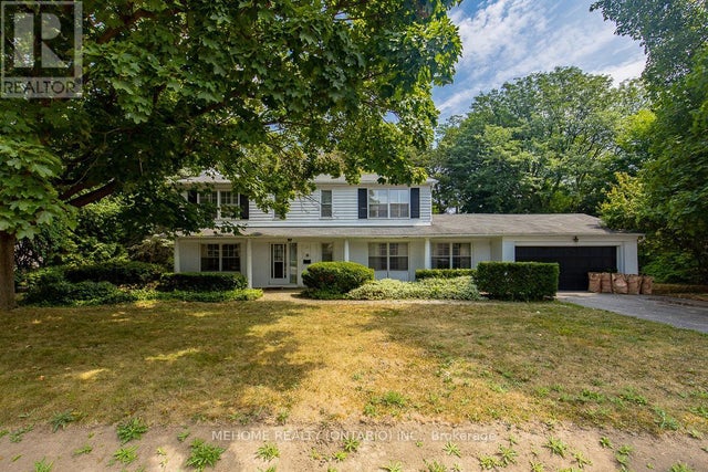 9 Laureleaf Road, Markham (bayview Glen)