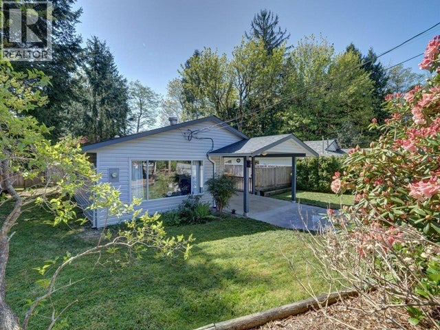 6557 Bjorn Place, Sechelt