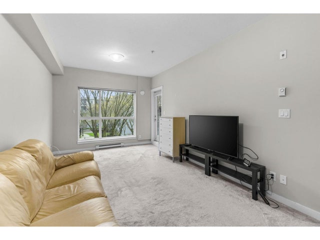 425 13733 107a Avenue, Surrey