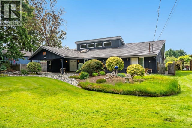 807 Shorewood Dr, Parksville