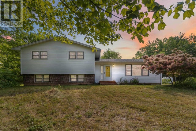 1097 Bog Road, Falmouth