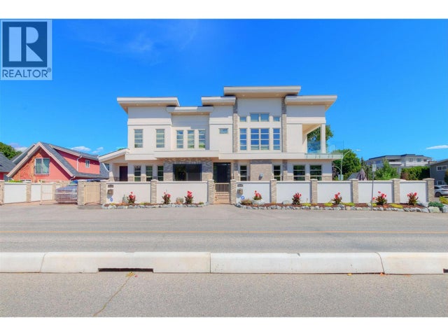 2575 Abbott Street, Kelowna