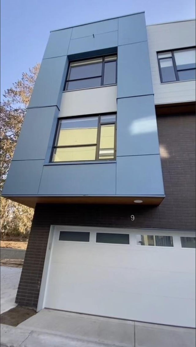 9 5858 132 Street, Surrey