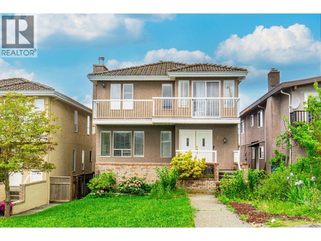 111 Grosvenor Avenue, Burnaby