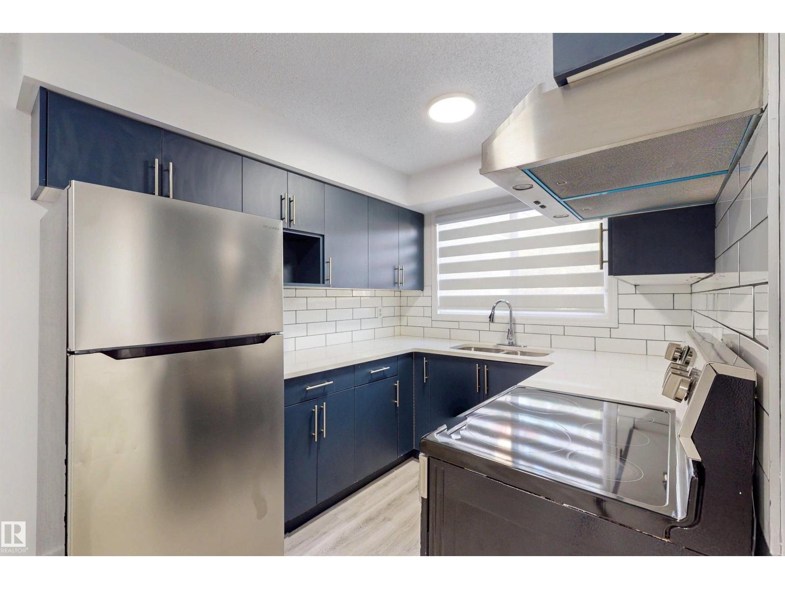 942 Lakewood Road Nw, Edmonton