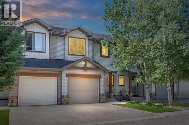203, 413 River Avenue, Cochrane