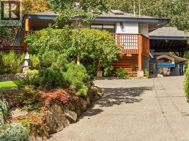 2660 Macdonald Dr E, Saanich