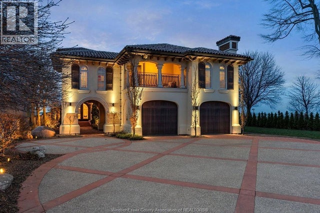 13038 Riverside Drive, Tecumseh