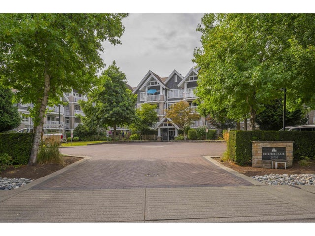 410 20750 Duncan Way, Langley