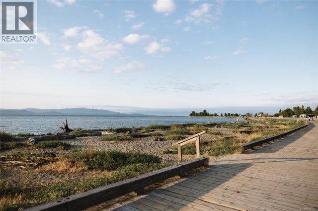205d 181 Beachside Dr, Parksville