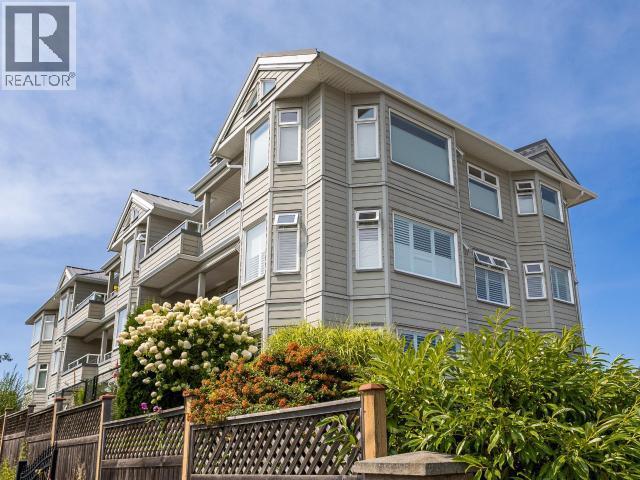 202-4685 Joyce Ave, Powell River