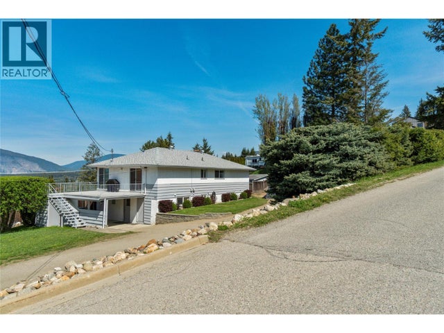1290 15 Street Se, Salmon Arm
