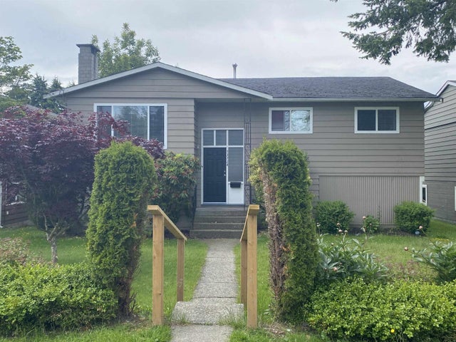 13728 Blackburn Avenue, White Rock