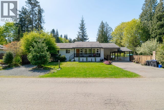 1025 Maple Lane Dr, Parksville