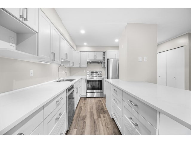 116 9635 121 Street, Surrey