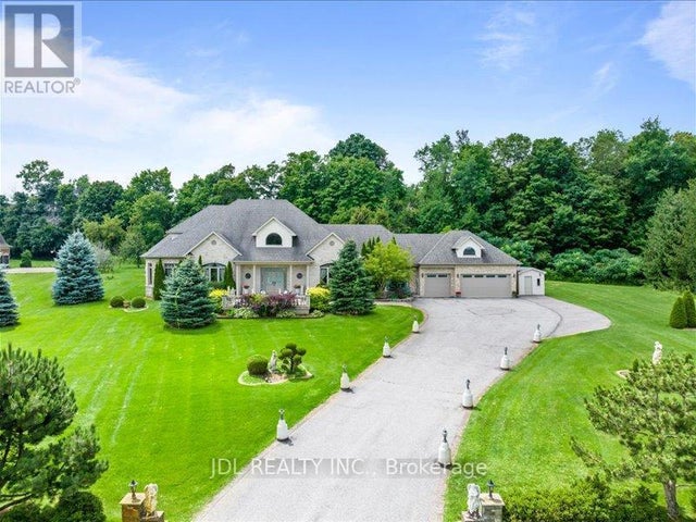 15 Lake Woods Drive, Whitchurch-Stouffville