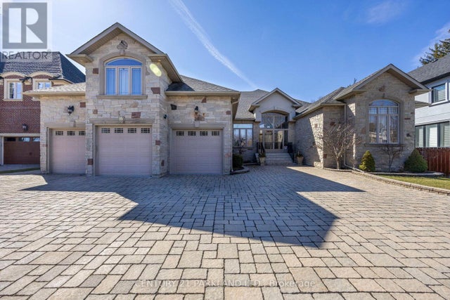 16 Boyle Drive, Richmond Hill (south Richvale)