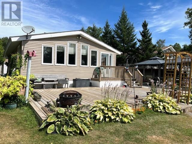 270 Clouthier Road, St. Charles