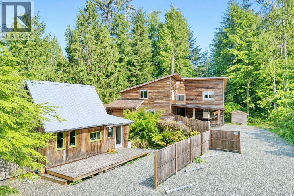1316 Lynn Rd, Tofino