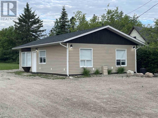 688 Hwy 594, Eagle River