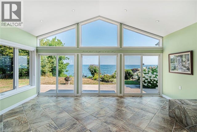 38 Lakeside Drive, Grimsby