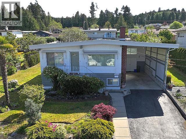 3616 Manitoba Ave, Powell River