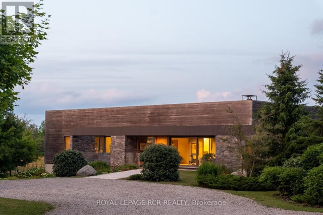 5211 Tenth Line, Erin