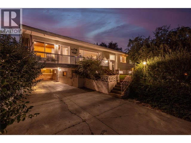 1215 12th Street S, Cranbrook