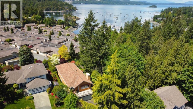 6912 Bayside Pl, Central Saanich