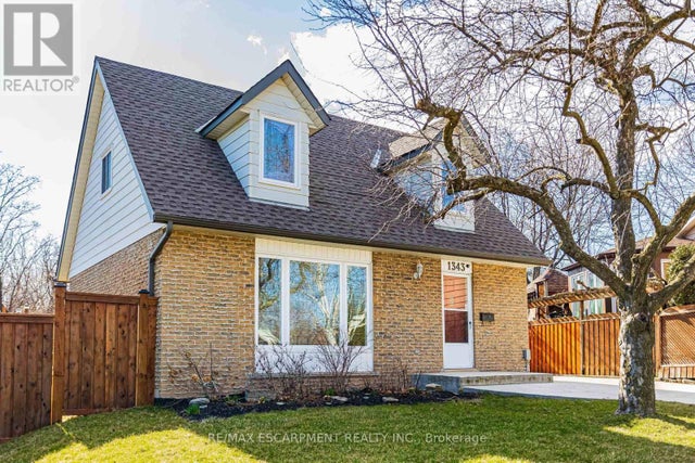 1343 Janina Boulevard, Burlington (tyandaga)