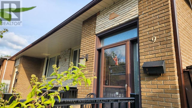 9 Mentor Boulevard, Toronto (hillcrest Village)