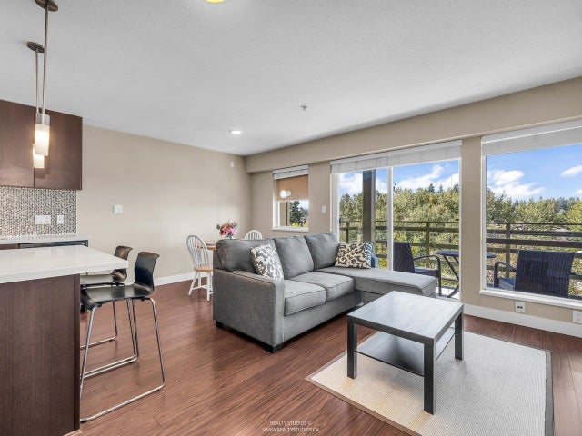 414 15735 Croydon Drive, Surrey