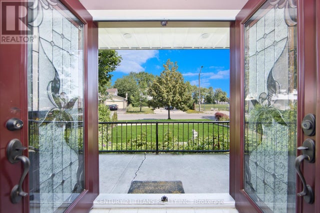 7606 Netherwood Road, Mississauga (malton)