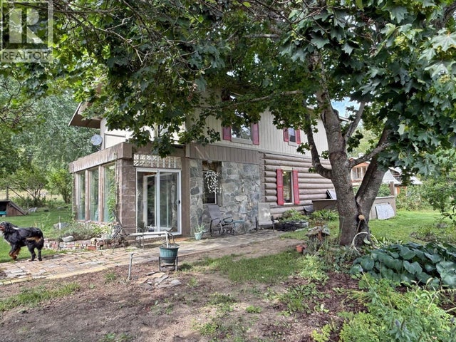 4187 Mcnab Road, Little Fort