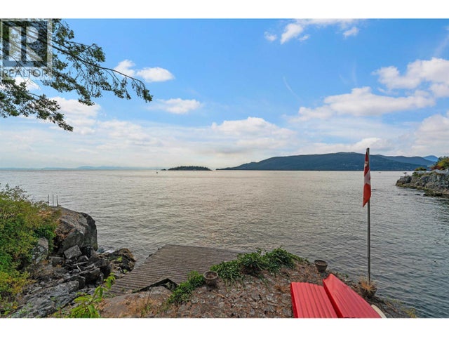 5834 Eagle Island, West Vancouver