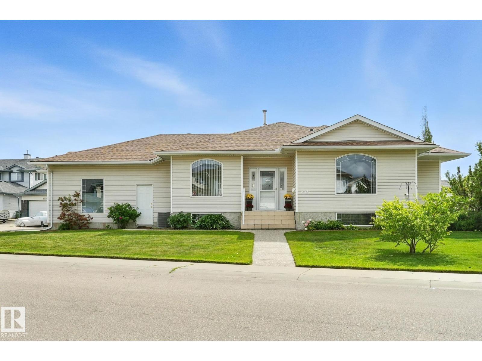 8027 161a Av Nw, Edmonton