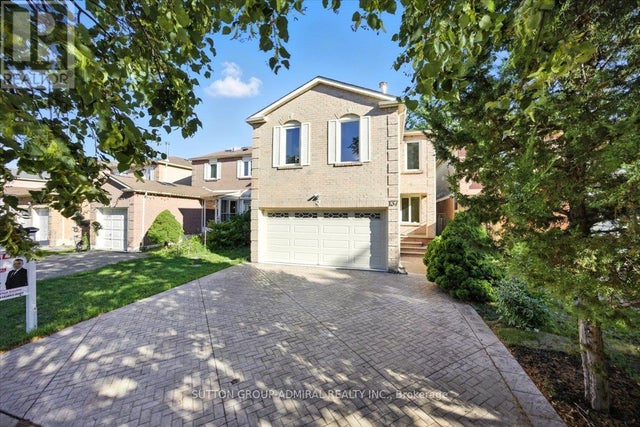 137 Chelwood Drive, Vaughan (brownridge)