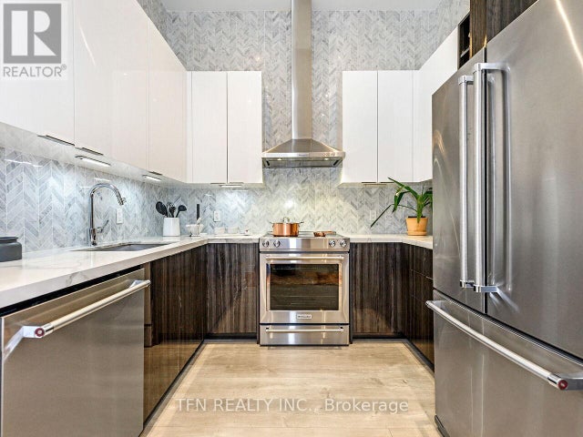 M5 - 20 Shore Breeze Drive, Toronto (mimico)