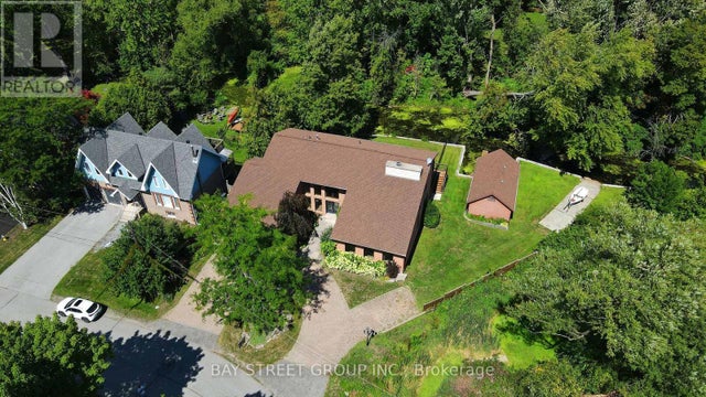 8 Waterbend Drive, Georgina (keswick South)