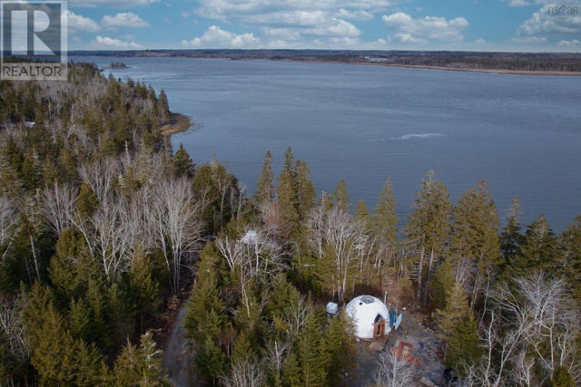 12 Misty Bay Lane, Morris Island