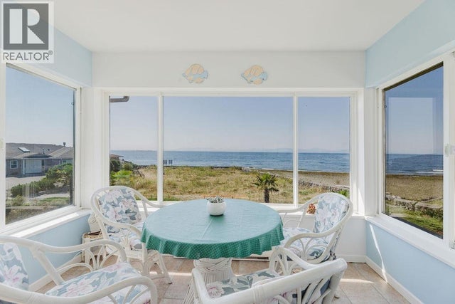 222 1585 Field Road, Sechelt